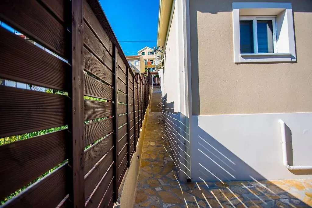 Avocado Villa Offering Peace And Relaxation Argostoli